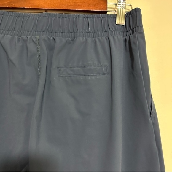 Zyia Active Everywhere Tapered Pants in Navy Grey - Picture 4 of 7